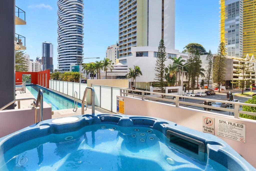Park Views & Luxe Amenities In Broadbeach Gold Coast